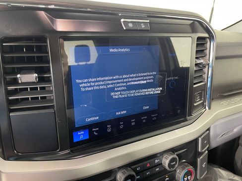 New 2026 Ford F250 XLT w/ XLT Premium Package AWD/4WD image 5