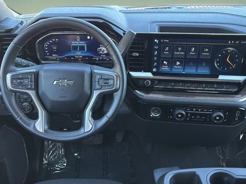 Used 2024 Chevrolet Silverado 1500 LT Trail Boss w/ Protection Package image 9