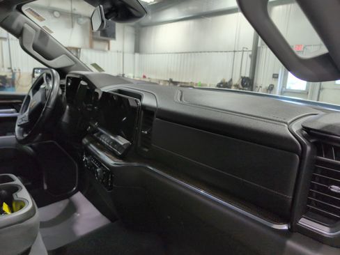 Used 2023 Chevrolet Silverado 1500 LT w/ Protection Package AWD/4WD image 13