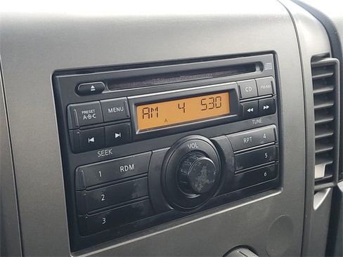 Used 2015 Nissan Titan S image 23