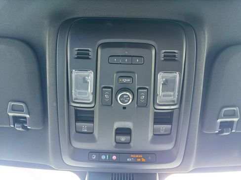 Used 2024 Chevrolet Tahoe Z71 w/ Luxury Package AWD/4WD image 28