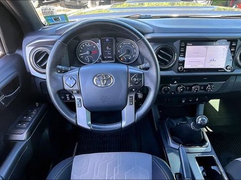 Used 2020 Toyota Tacoma TRD Sport AWD/4WD image 5