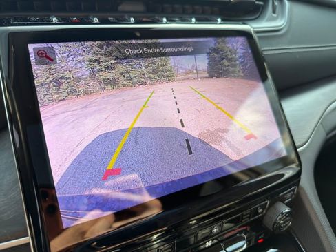 Used 2022 Jeep Grand Cherokee Limited image 28