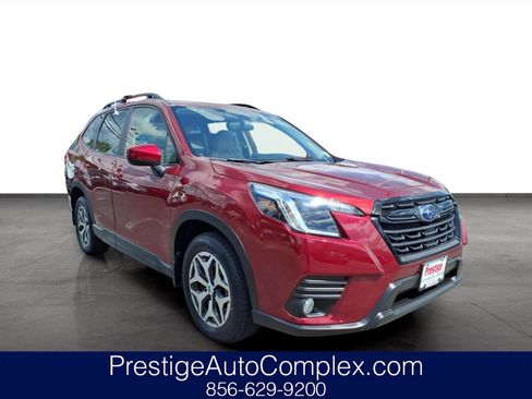 Used 2023 Subaru Forester Premium AWD/4WD image 1