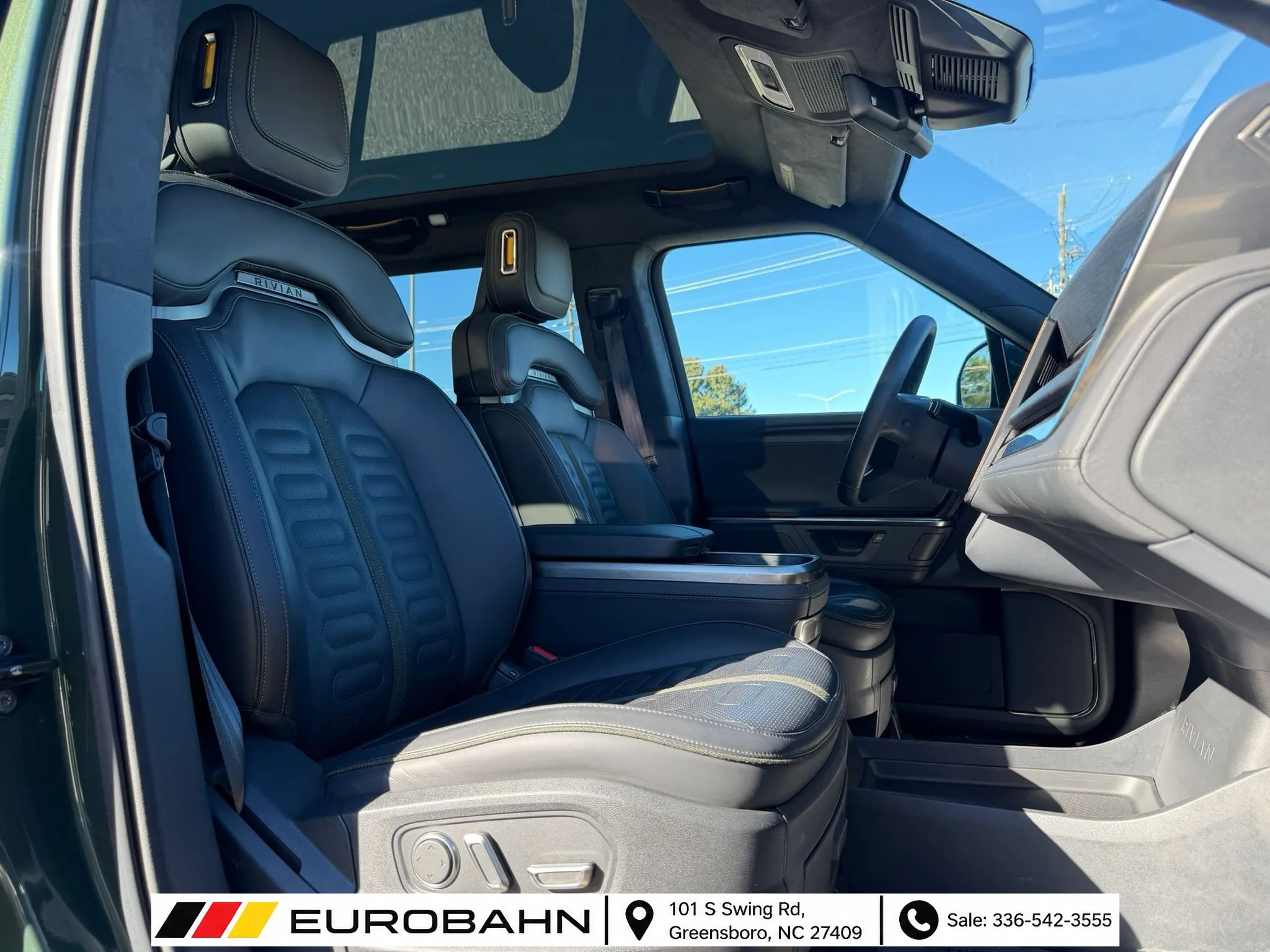Used 2025 Rivian R1S Adventure Dual AWD/4WD image 19