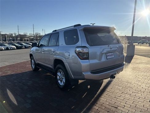 Used 2022 Toyota 4Runner SR5 Premium image 34