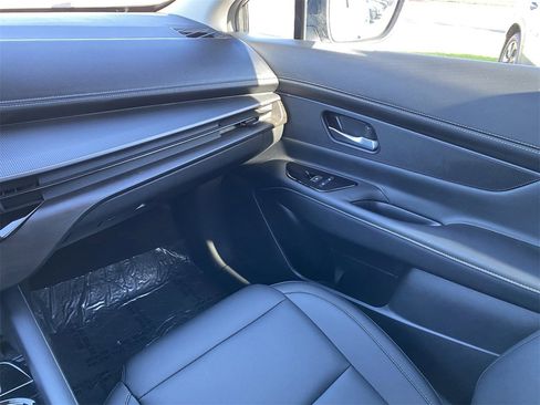 Certified 2025 Nissan Murano SV image 18