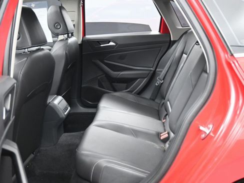 Used 2019 Volkswagen Jetta SE w/ Cold Weather Package image 31