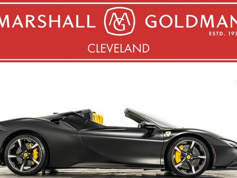 Used 2024 Ferrari SF90 Spider image 1