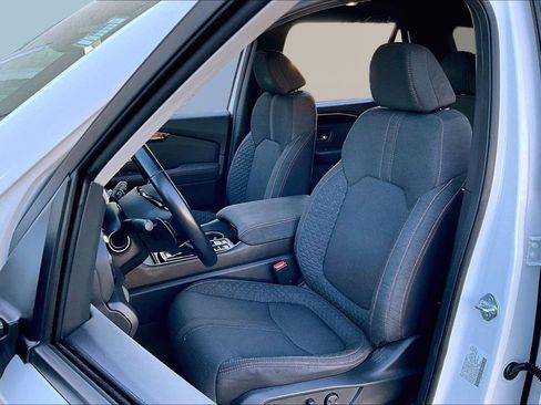 Used 2023 Honda Pilot Sport image 17