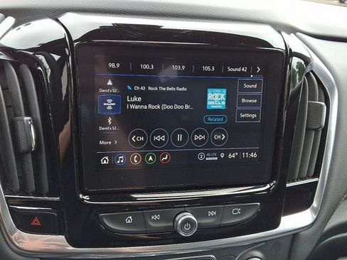 Used 2023 Chevrolet Traverse RS image 18