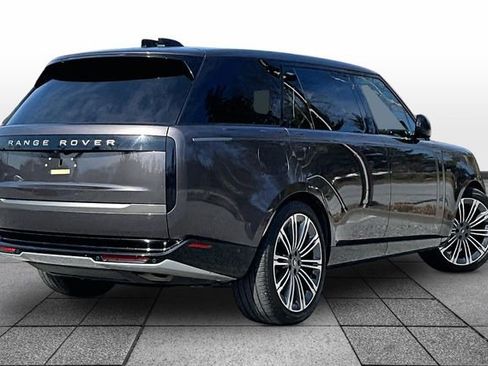 Used 2024 Land Rover Range Rover Long Wheelbase SE image 7