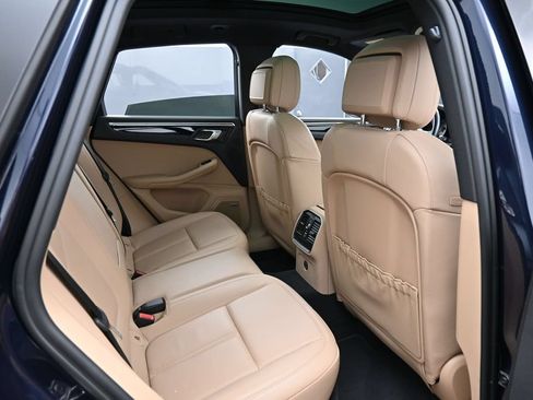 Certified 2021 Porsche Macan S AWD/4WD image 26
