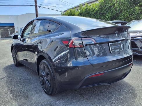 Used 2025 Tesla Model Y Long Range AWD/4WD image 3