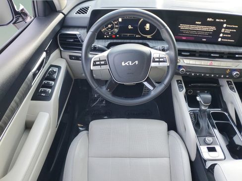 Certified 2024 Kia Telluride SX image 9