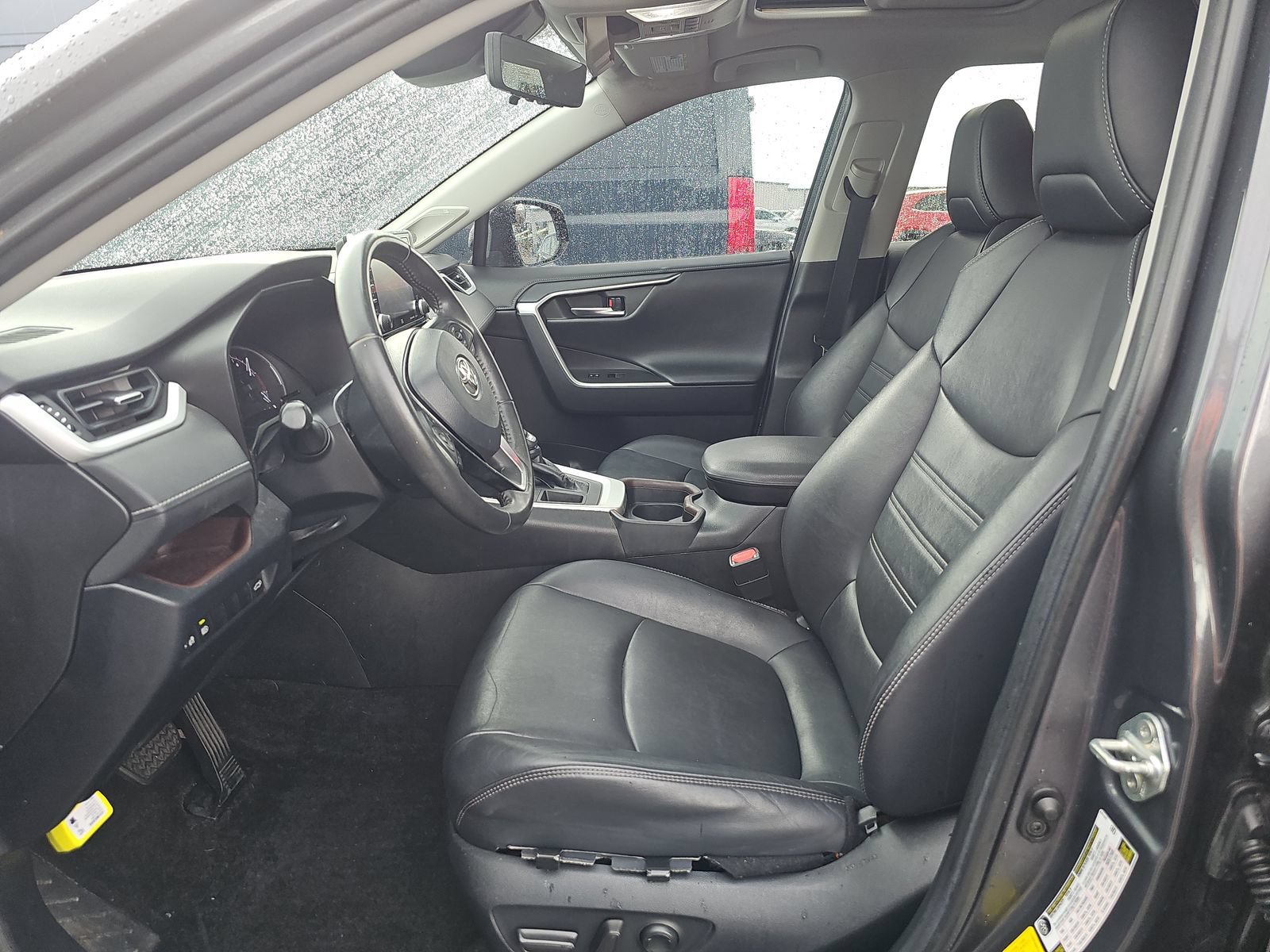 Used 2020 Toyota RAV4 Limited FWD image 5