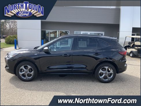 Used 2023 Ford Escape ST-Line w/ Tech Pack #1 AWD/4WD image 1