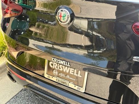 Used 2023 Alfa Romeo Stelvio Veloce AWD/4WD image 17