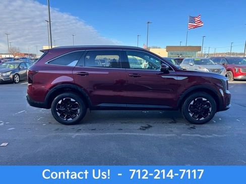 New 2025 Kia Sorento S image 2