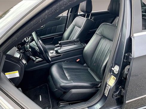 Used 2011 Mercedes-Benz E 550 Sedan image 19