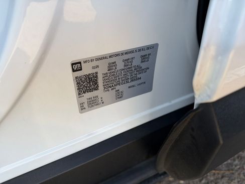 Used 2025 Chevrolet Equinox LT image 28