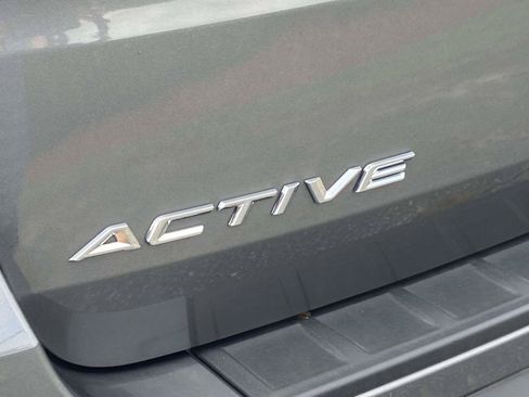 Used 2025 Ford Explorer Active w/ Active Comfort Package RWD image 12