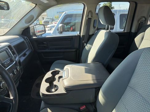 Used 2019 RAM 1500 Express w/ Express Value Package AWD/4WD image 5