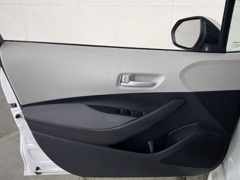 Used 2021 Toyota Corolla LE image 10