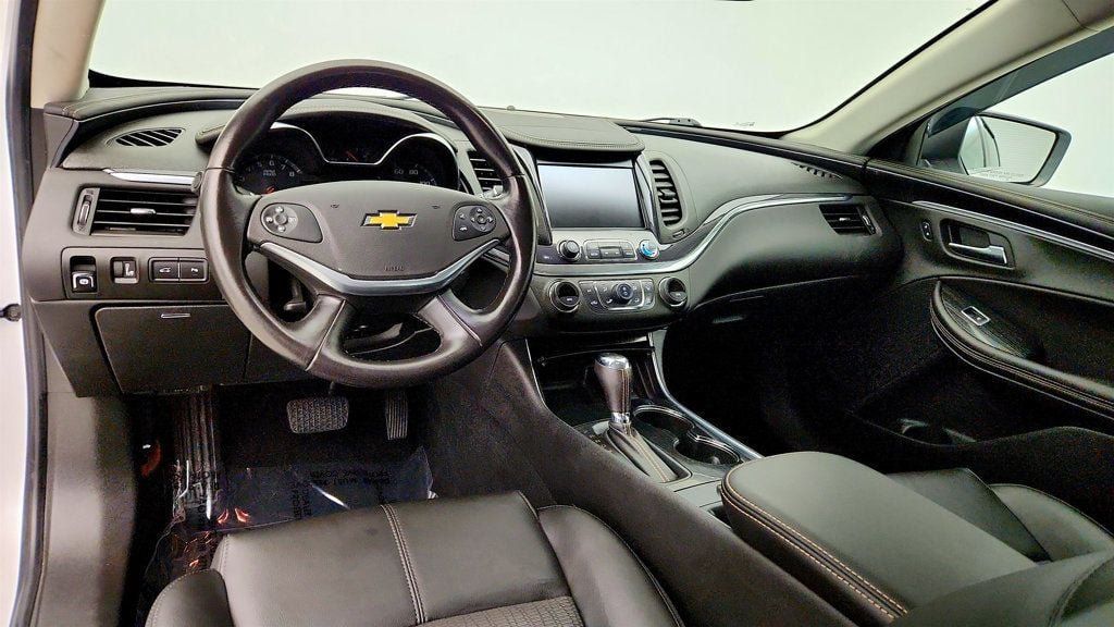 Used 2017 Chevrolet Impala LT w/ Convenience Package FWD image 11