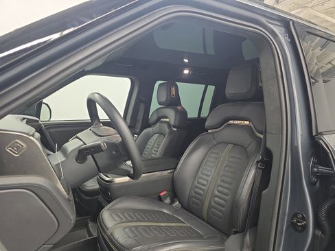 Used 2023 Rivian R1S Adventure AWD/4WD image 20