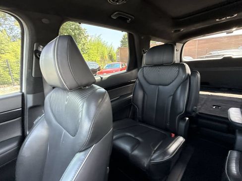 Used 2024 Hyundai Palisade Calligraphy FWD image 12