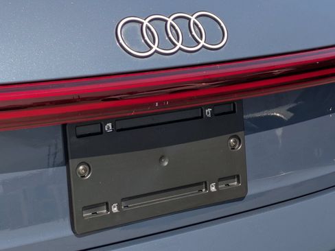 Used 2024 Audi Q8 e-tron Premium Plus w/ Premium Plus Package AWD/4WD image 18