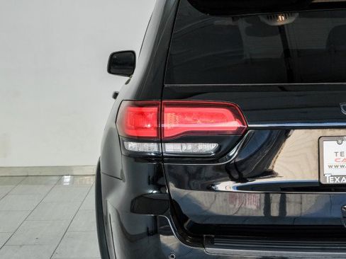 Used 2020 Jeep Grand Cherokee Laredo image 47