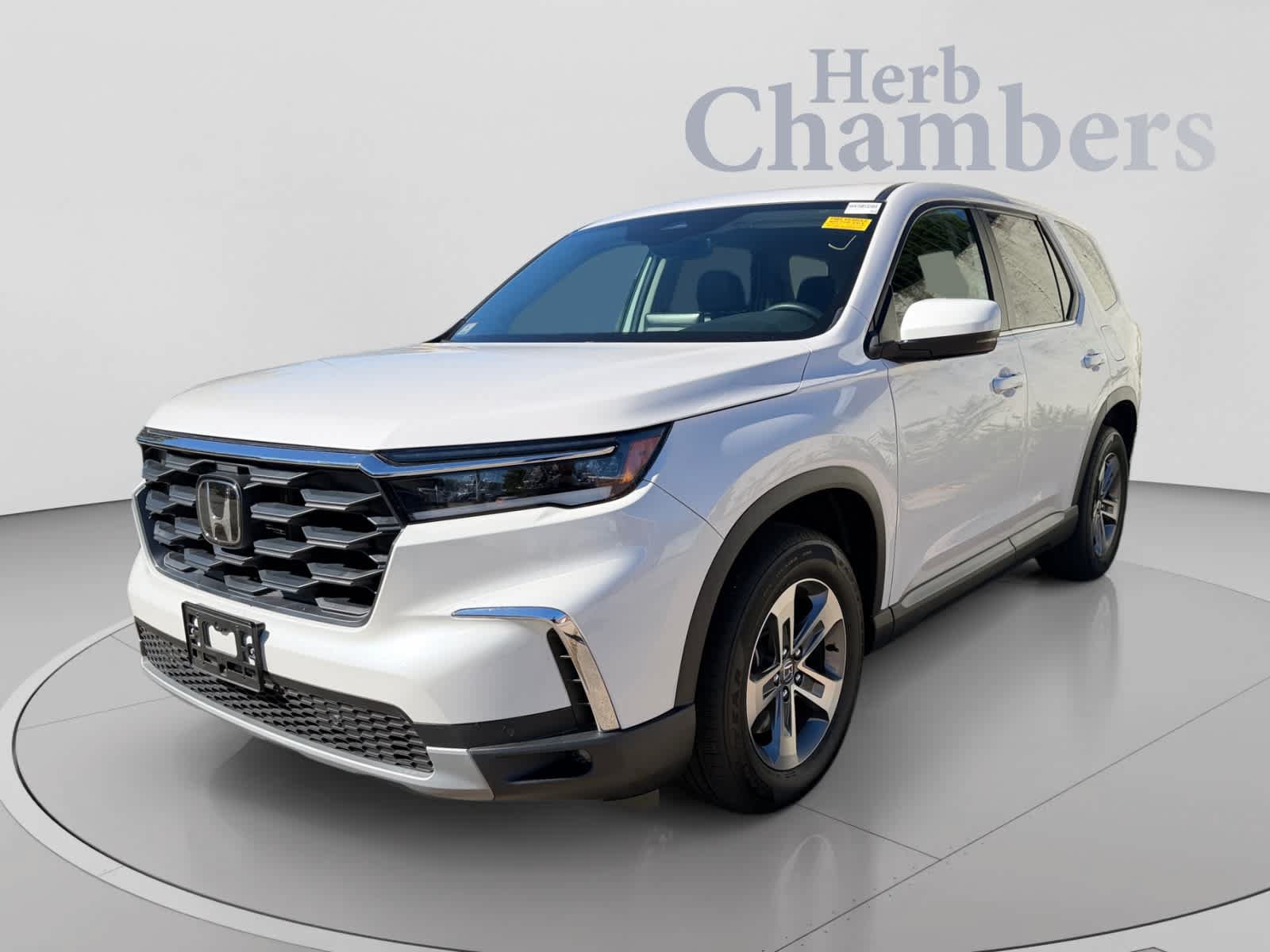 Used 2025 Honda Pilot EX-L image 3