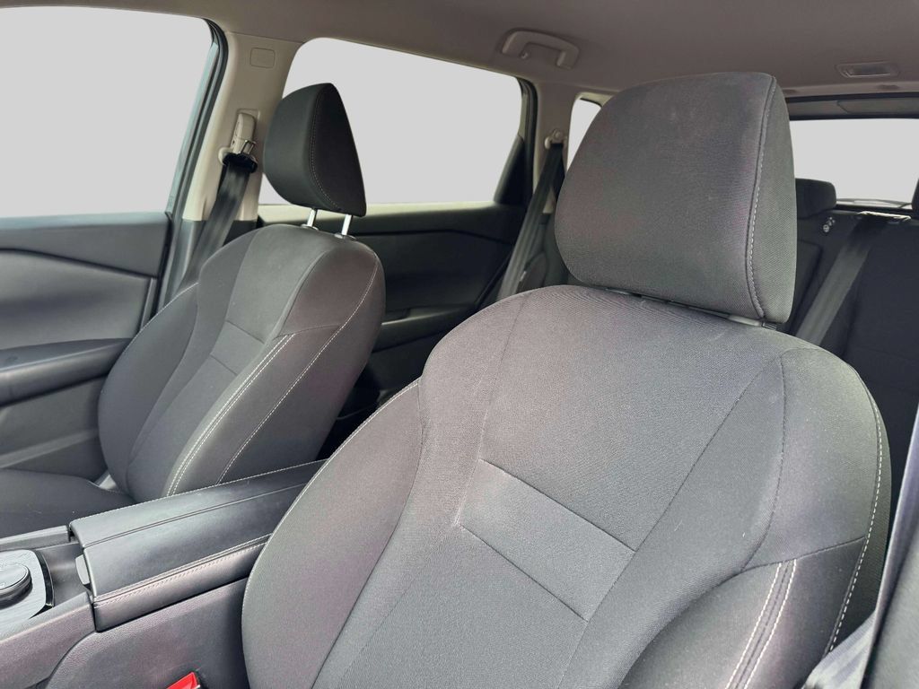 Used 2025 Nissan Rogue S AWD/4WD image 15