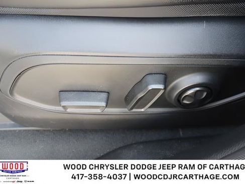 Used 2024 Jeep Grand Cherokee Limited w/ Black Appearance Package AWD/4WD image 10