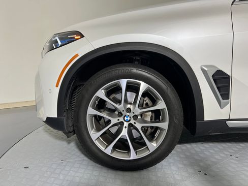 Used 2025 BMW X5 sDrive40i w/ Premium Package image 9