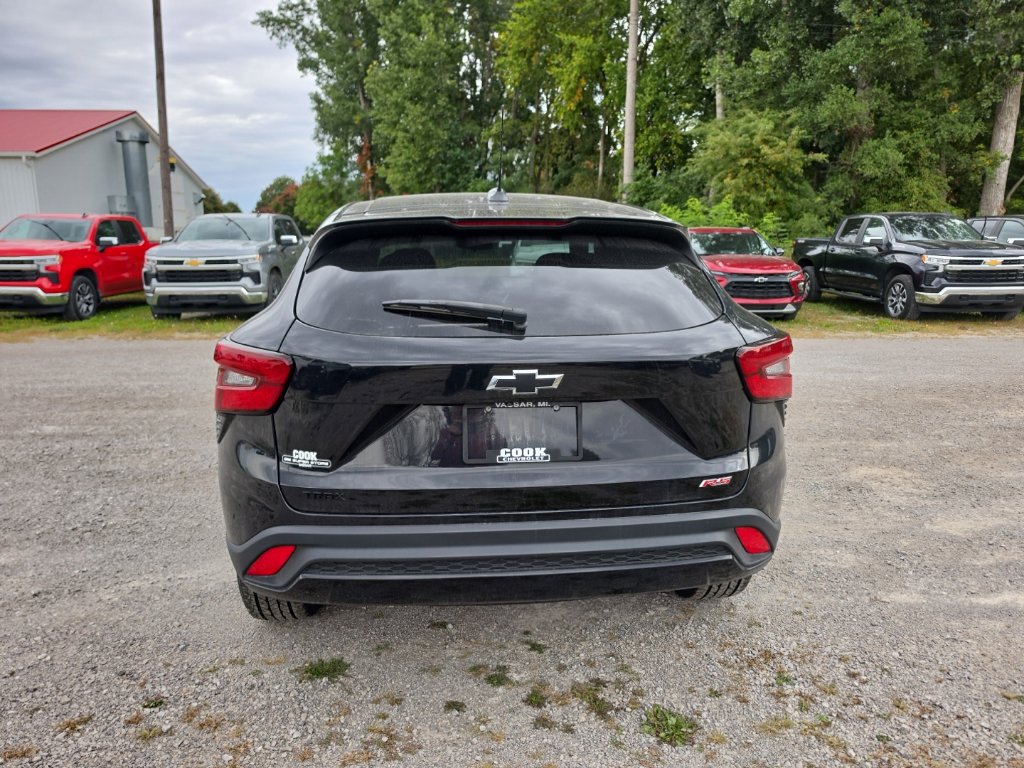 Certified 2024 Chevrolet Trax RS w/ Driver Confidence Package FWD image 3
