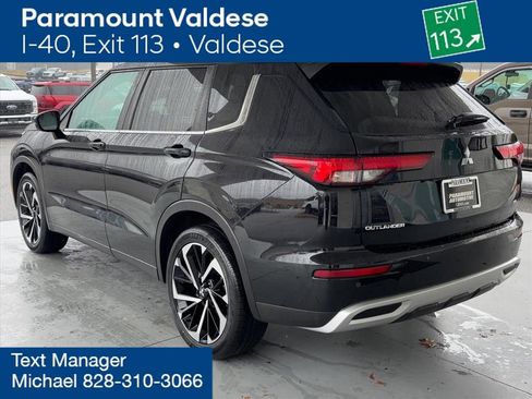 Used 2024 Mitsubishi Outlander SE image 2