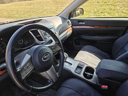 Used 2010 Subaru Outback 3.6R Limited w/ Protection Package 1A image 10