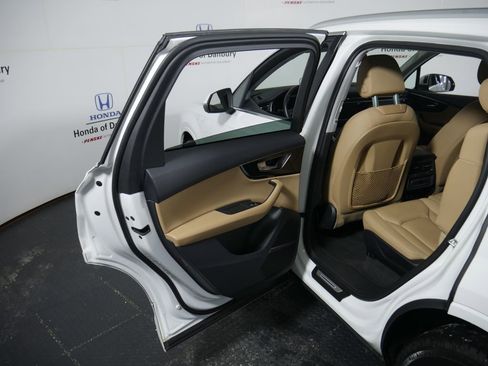 Used 2021 Audi Q7 3.0T Premium Plus image 9