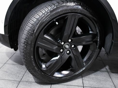 Used 2023 Land Rover Discovery S R-Dynamic image 7