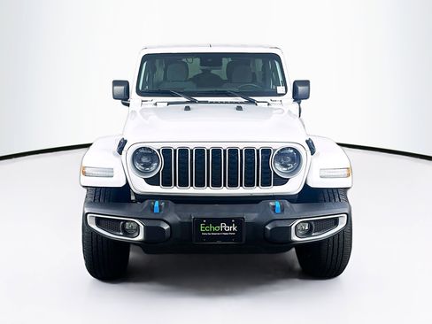 Used 2024 Jeep Wrangler Unlimited Sahara AWD/4WD image 2