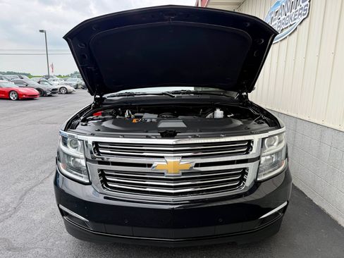 Used 2020 Chevrolet Suburban Premier AWD/4WD image 10