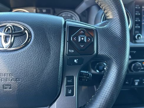Certified 2022 Toyota Tacoma TRD Off-Road w/ Technology Package image 18