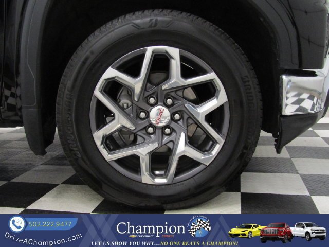 Used 2022 GMC Sierra 1500 SLT w/ SLT Premium Plus Package AWD/4WD image 3
