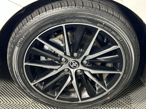 Used 2024 Toyota Camry SE image 10