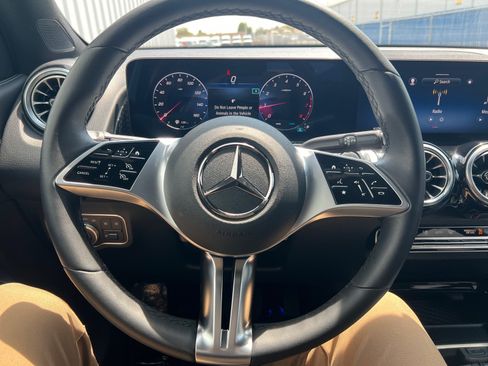 Used 2026 Mercedes-Benz GLB 250 image 24