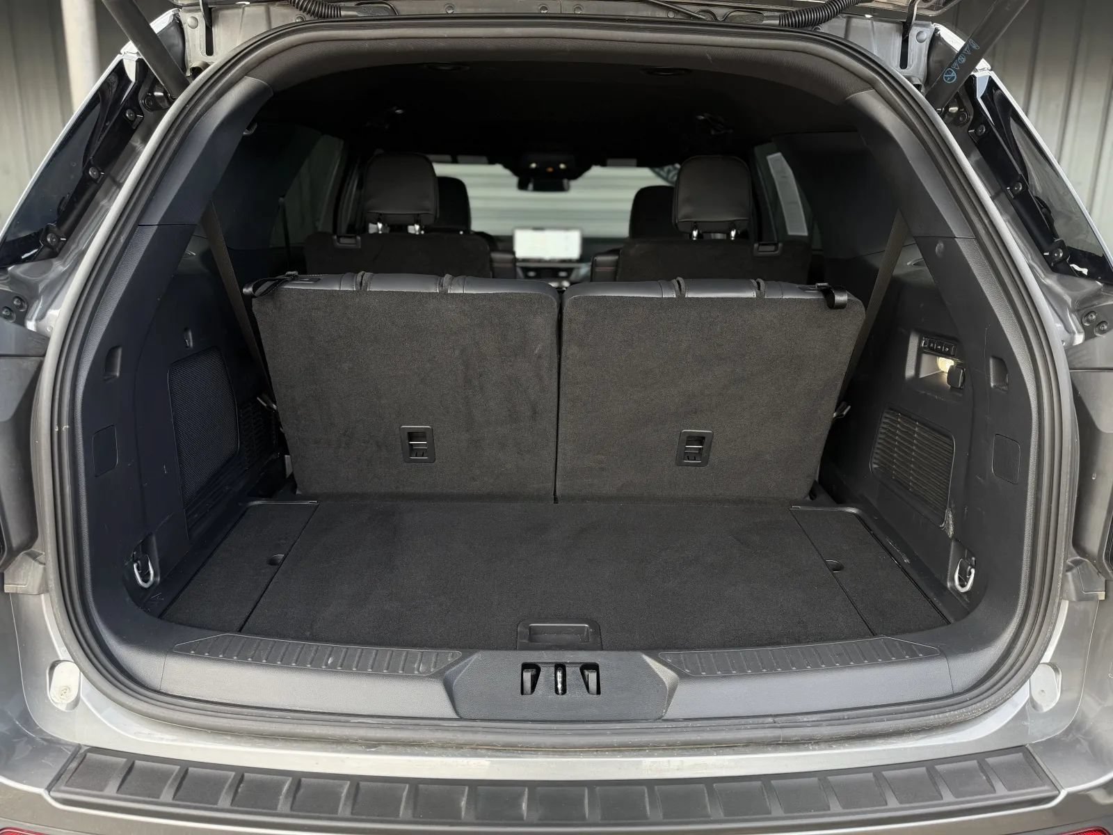 Used 2025 Ford Explorer ST AWD/4WD image 18