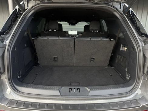 Used 2025 Ford Explorer ST image 18